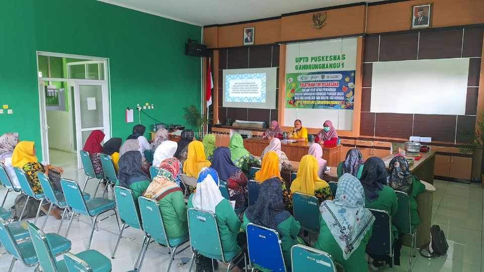 PKK DESA MUKTISARI IKUTI PELATIHAN TIM PELAKSANA DALAM PENYIAPAN PMT  BERBASIS PANGAN LOKAL DI PUSKESMAS GANDRUNGMANGU I