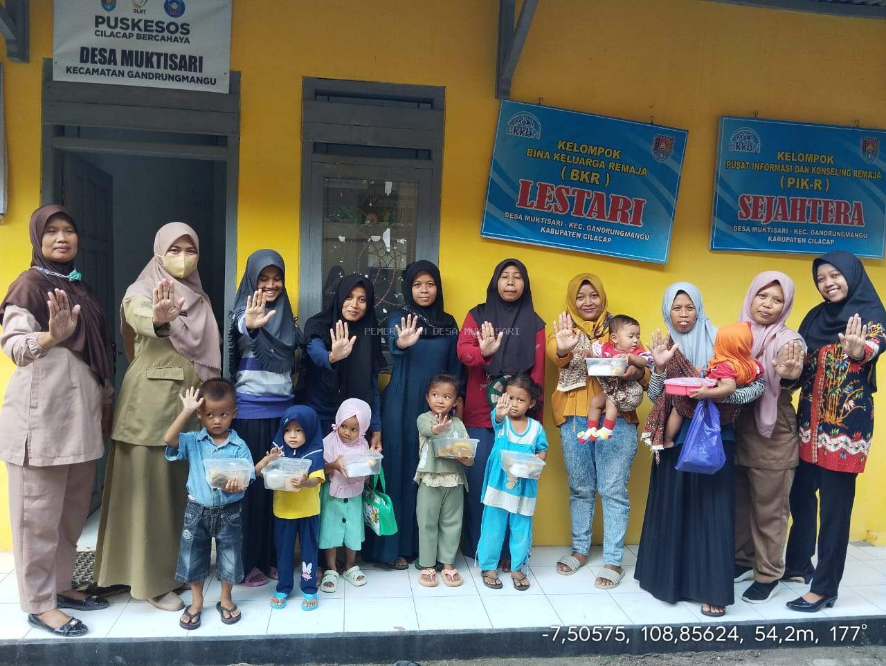 KEGIATAN PENIMBANGAN BALITA RESIKO STUNTING DARI DINAS KESEHATAN BERSAMA BIDAN DESA PUSKESMAS GANDRUNGMANGU 1 KADER POSYANDU DAN PKK