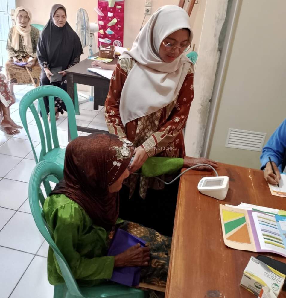 POLIKLINIK DESA SANGAT MEMBANTU MASYARAKAT DESA