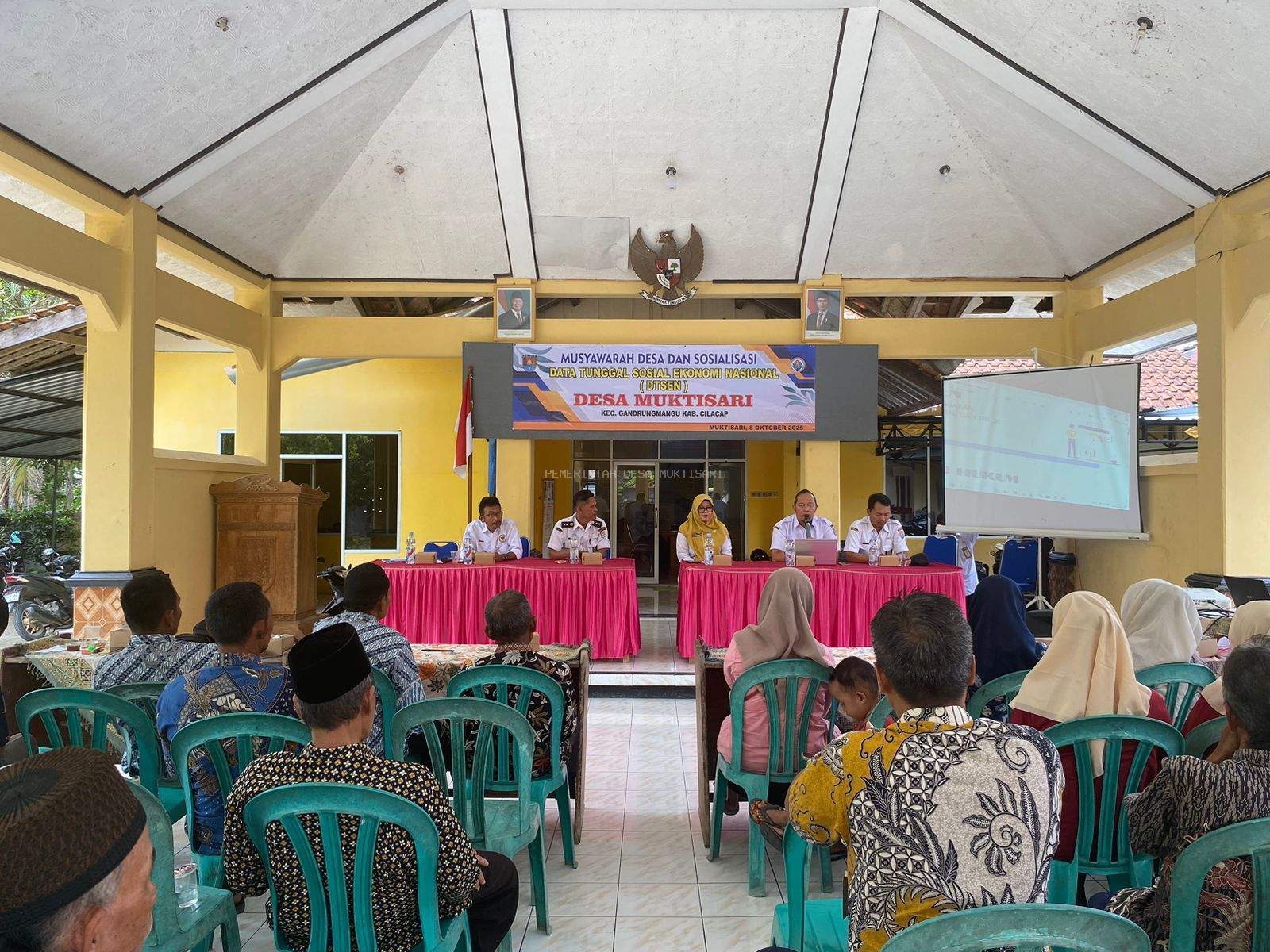 MUSYAWARAH DESA DAN SOSIALISASI DATA TUNGGAL SOSIAL EKONOMI NASIONAL (DITSEN)