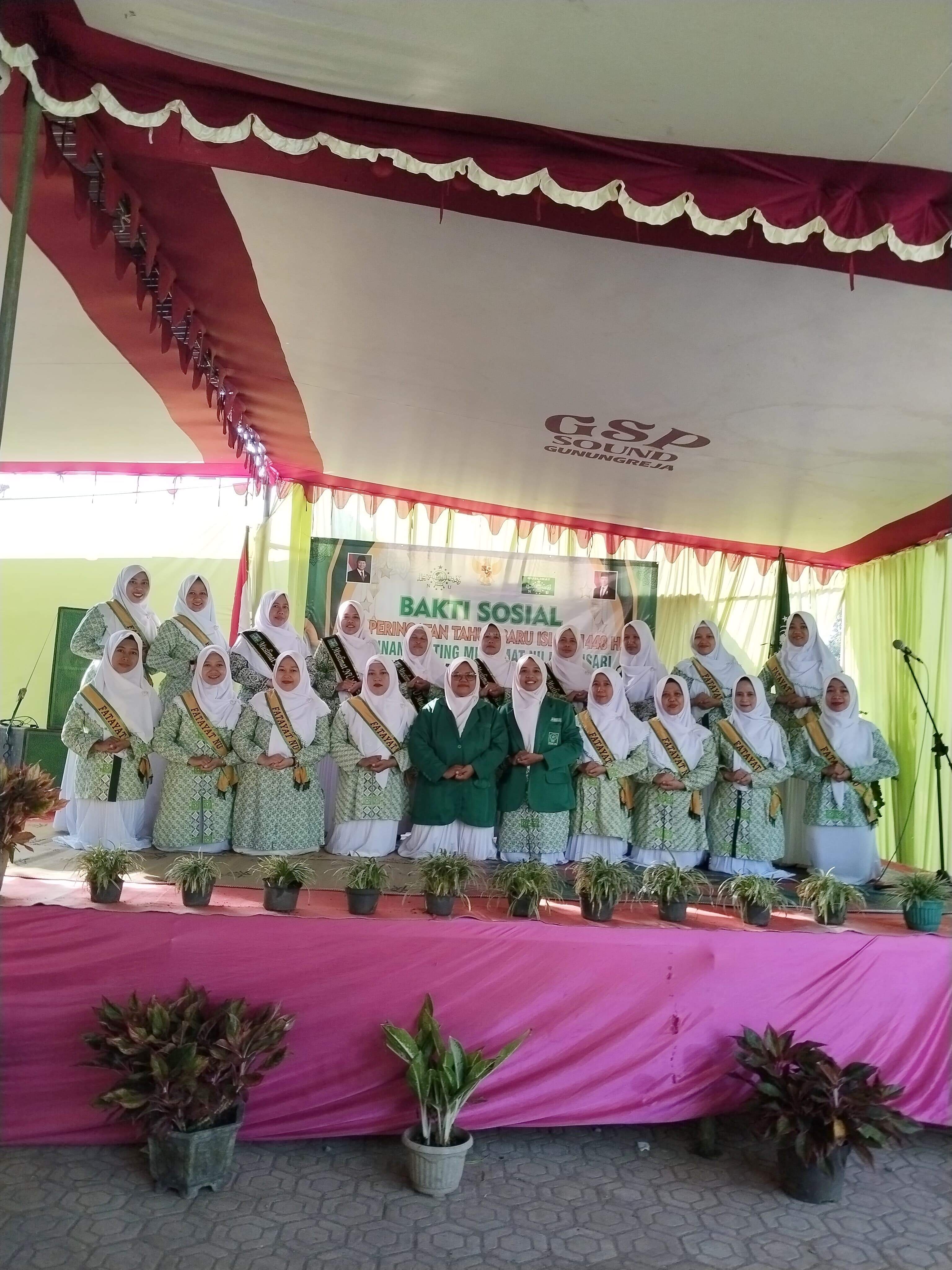 BAKTI SOSIAL DAN PERINGATAN TAHUN BARU ISLAM 1448 H PIMPINAN RANTING MUSLIMAT NU MUKTISARI 