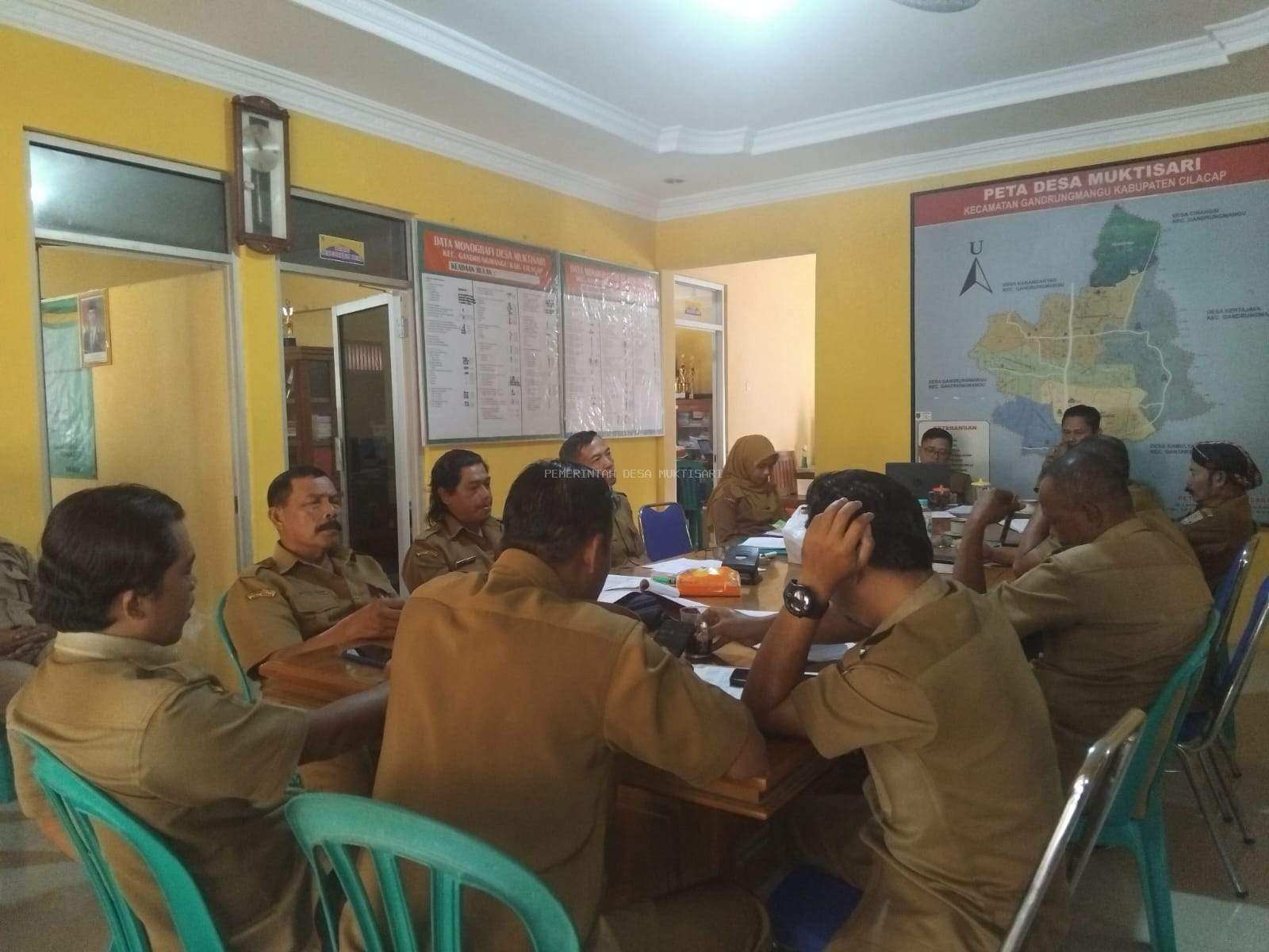 RAPAT KOORDINASI MATANGKAN PENYALURAN BANTUAN BERAS BAGI 1.255 KPM